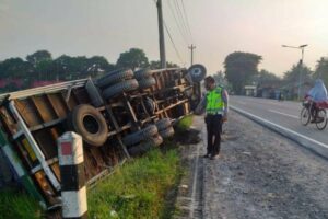 Kronologi Kecelakaan Truk Batu Bara di Pantura Demak dan Langkah-Langkah Evakuasi yang Dilakukan