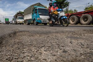 Perbaikan Jalan Pantura Demak Sebabkan Kemacetan Onggorawe, Ini Solusinya