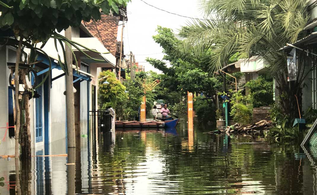 Tanggul Sungai Jebol, Banjir Rendam Ratusan Rumah di Semarang