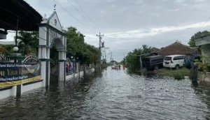 Banjir di Trimulyo Semarang: Mengapa Surutnya Lama?