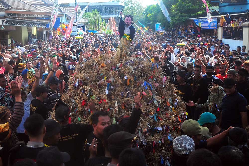 Sedekah Bumi, Tradisi Unik yang Membuat Jepara Makin Menawan