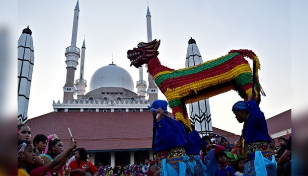 Tradisi Dugderan di Semarang: Perayaan Budaya yang Bertahan Melalui Hujan