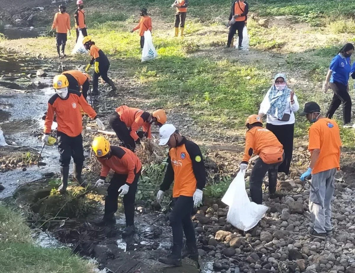 Relawan LDII dan Senkom Mitra Polri: Bersatu untuk Memulihkan Demak Pasca Banjir